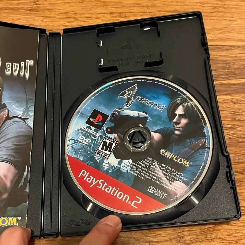 Resident Evil 4 Sony PlayStation 2 PS2 Greatest Hits Complete! Capcom - Picture 7 of 8